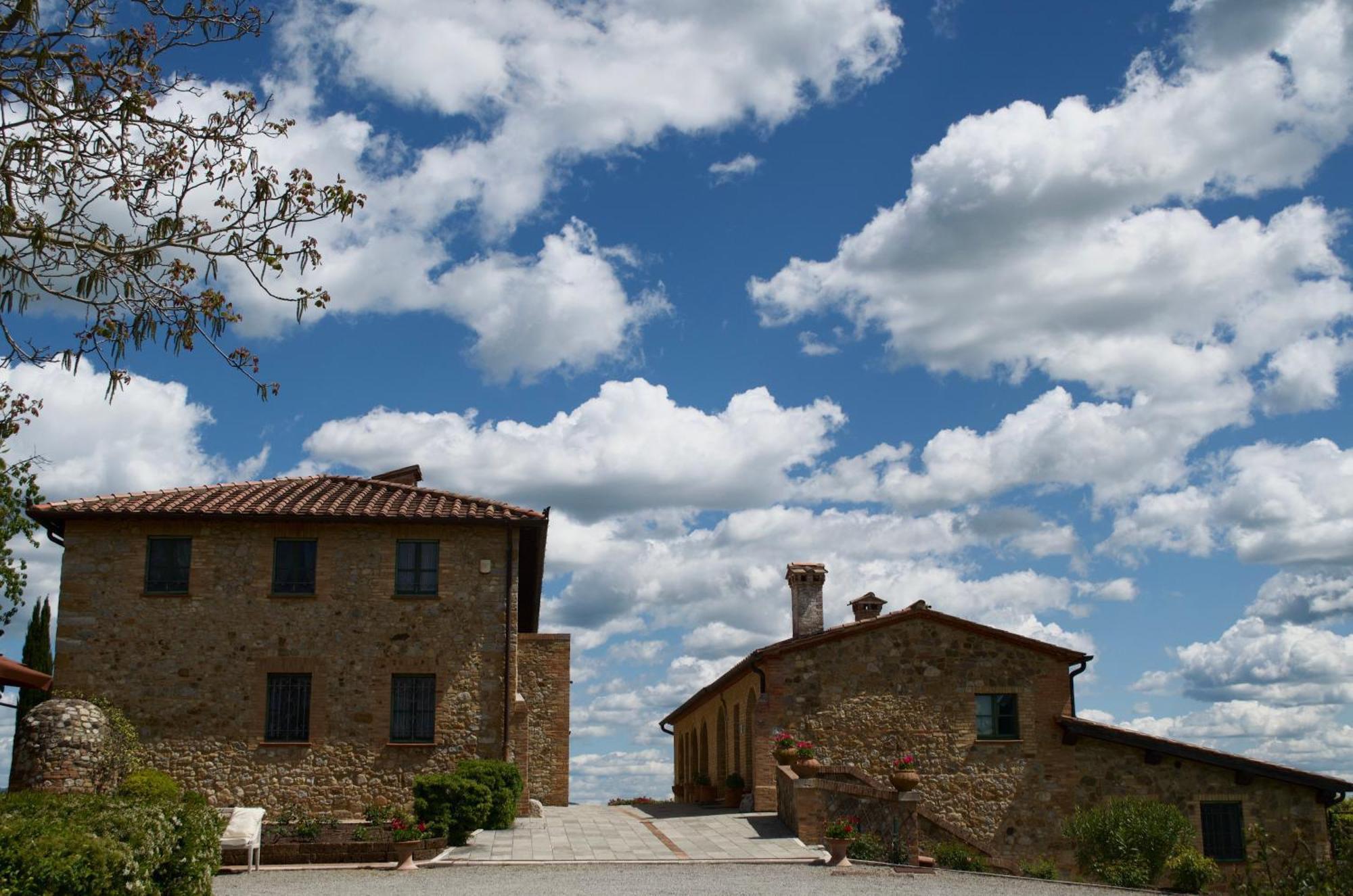 Villa Il Castagno Wine & Resort Сиена Экстерьер фото