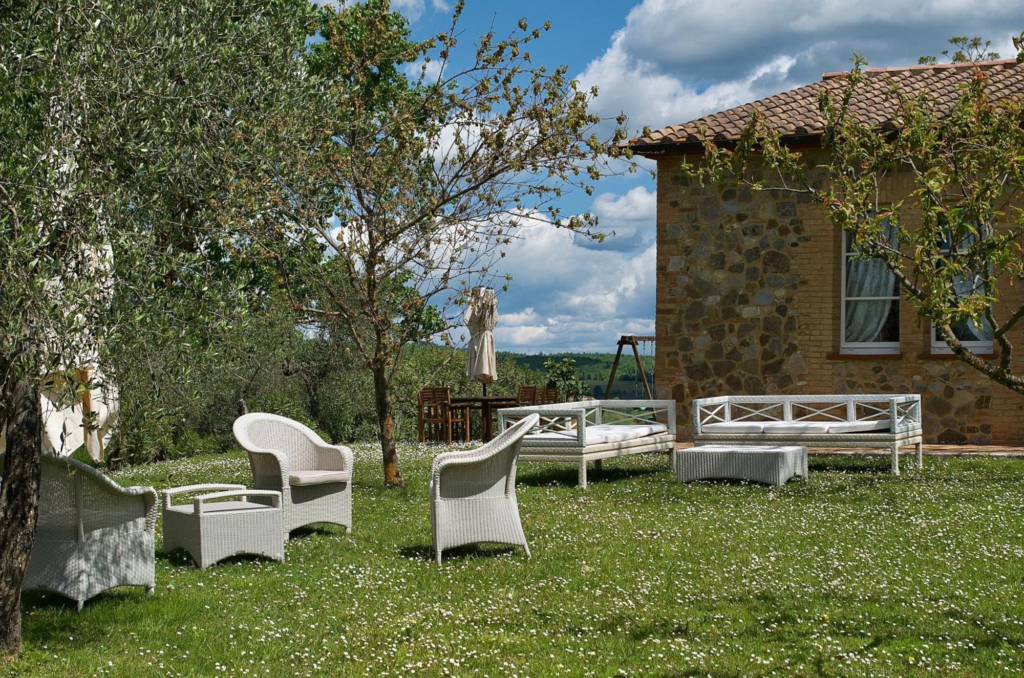 Villa Il Castagno Wine & Resort Сиена Экстерьер фото